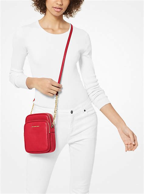 Jet Set Medium Pebbled Leather Crossbody Bag 